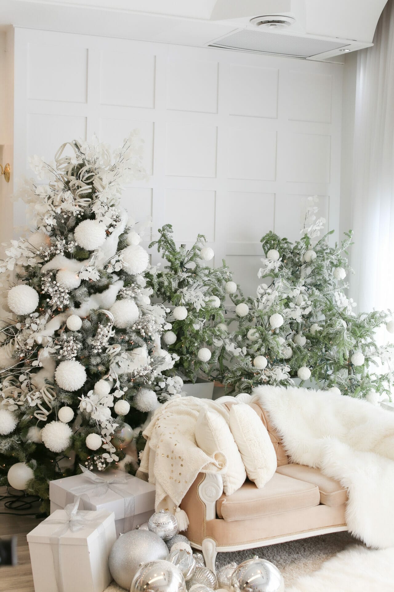 Holiday Set Rental • BELLAMY LOFT